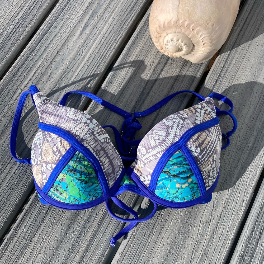 NWOT Maaji x Tone it Up Vintage Top - Beach Daze Molded Cup Bikini Top - M - Picture 2 of 16